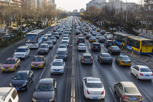 高速路上開車哪條車道最安全呢