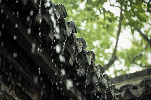 做夢夢到下大暴雨是什么意思