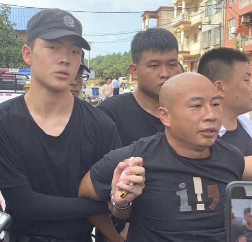 江西殺3人嫌犯被依法逮捕 警方還原恐怖犯罪細(xì)節(jié)