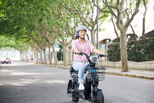 今天全市交警合圍龍華區(qū) 未備案電動車禁止上路