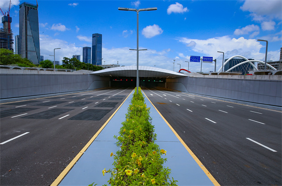 國(guó)內(nèi)最高標(biāo)準(zhǔn)地下路——深圳前海地下道路一期通車(chē)