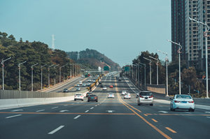 節(jié)假日期間廣東省內(nèi)高速禁止危險貨物運輸車通行嗎