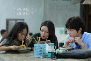 電影《云邊有個小賣部》曝球球認親預(yù)告 6.22上映